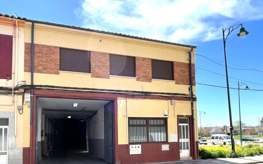 Edificio en venta en  León