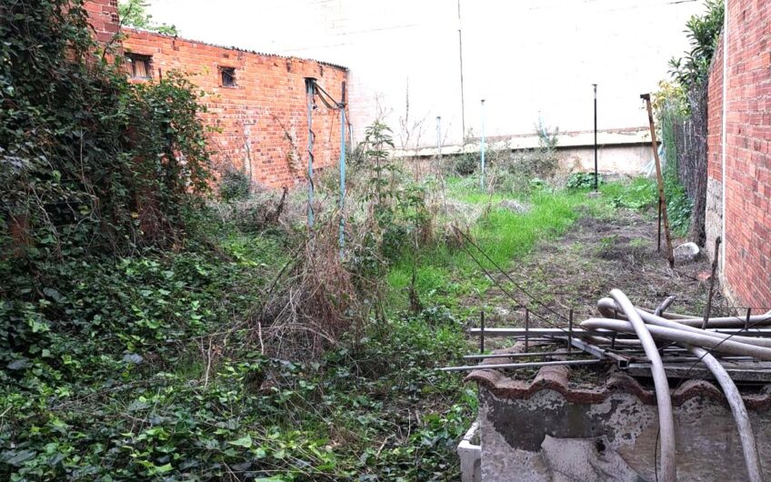 Edificio para reformar zona Crucero