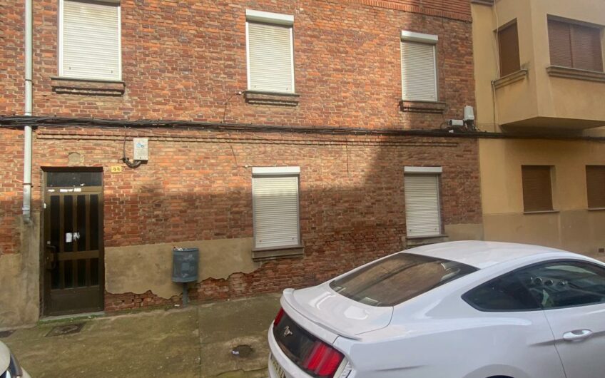 Edificio para reformar zona Crucero
