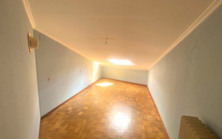 Apartamento Abuhardillado en La Virgen del Camino