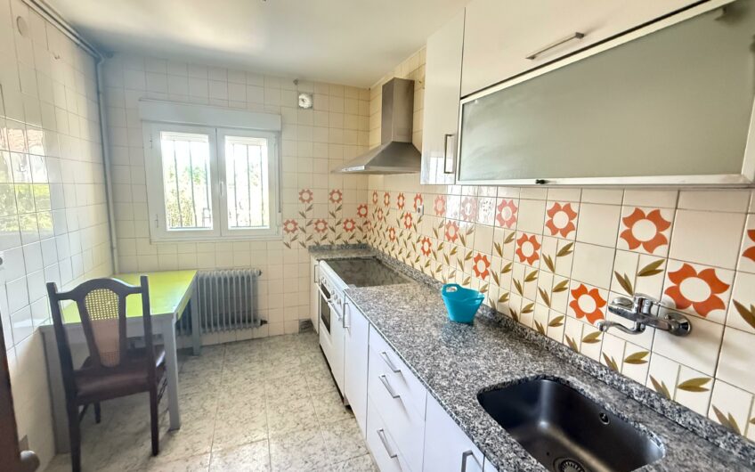 Chalet con Jardín en Boñar