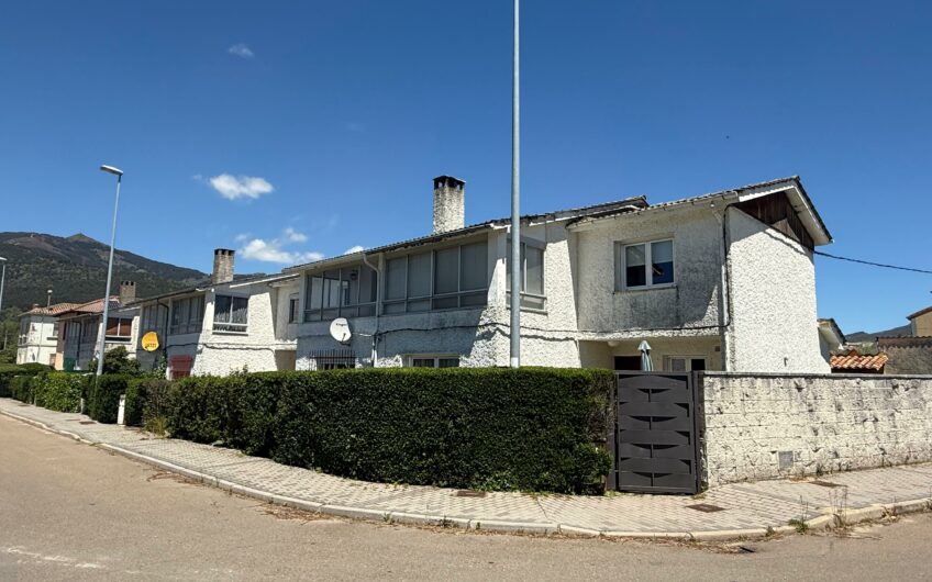Chalet con Jardín en Boñar