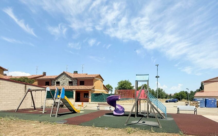 Chalet Adosado esquinero en Ardoncino