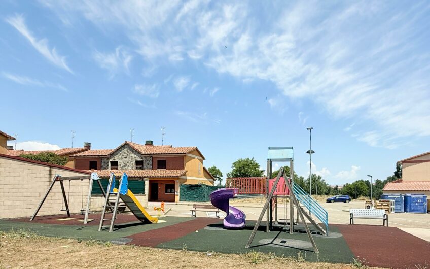 Chalet Adosado esquinero en Ardoncino