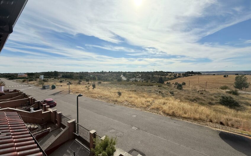 Chalet Adosado en Estrella De Izar