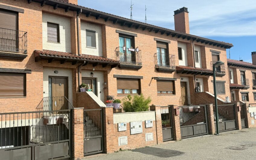 Chalet Adosado en Estrella De Izar