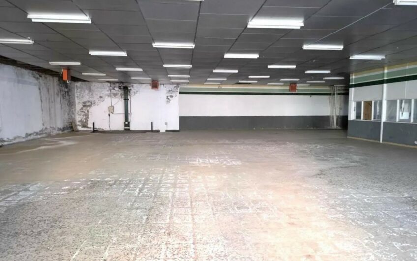 Nave Industrial en Navatejera