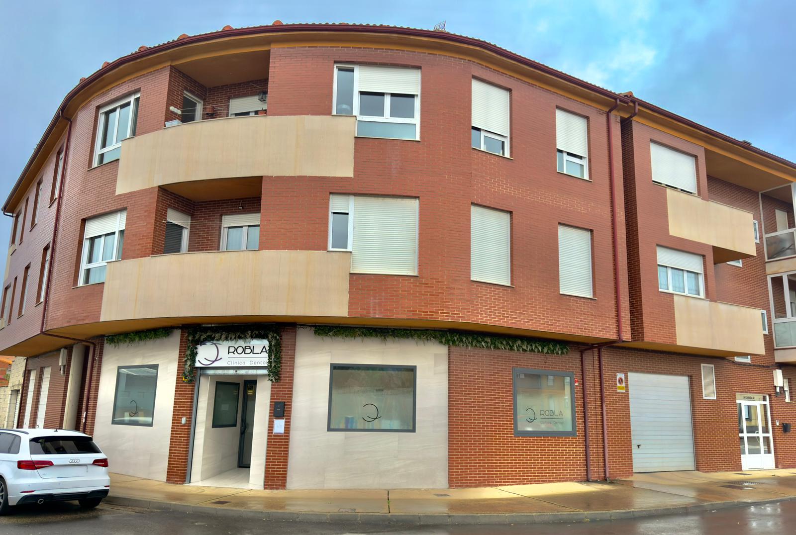 Piso en Carrizo de la Ribera frente al Polideportivo