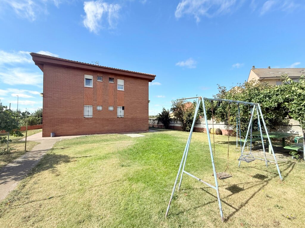 Chalet Individual en Lastra Sur