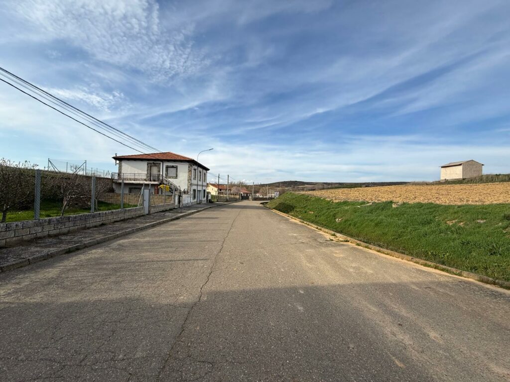 Casa para reformar en zona Gradefes